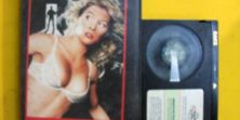 Karanlıktaki Bıçak - Slumber Party Massacre (1990)  Orjinal Beta Kaset Film