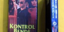 Kontrol Bende - Playing God (1997) Orjinal VHS  Kaset Film