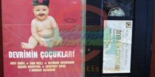 Devrimin Çocukları - Children Of The Revolution (1996) Orijinal VHS Video Kaset Film